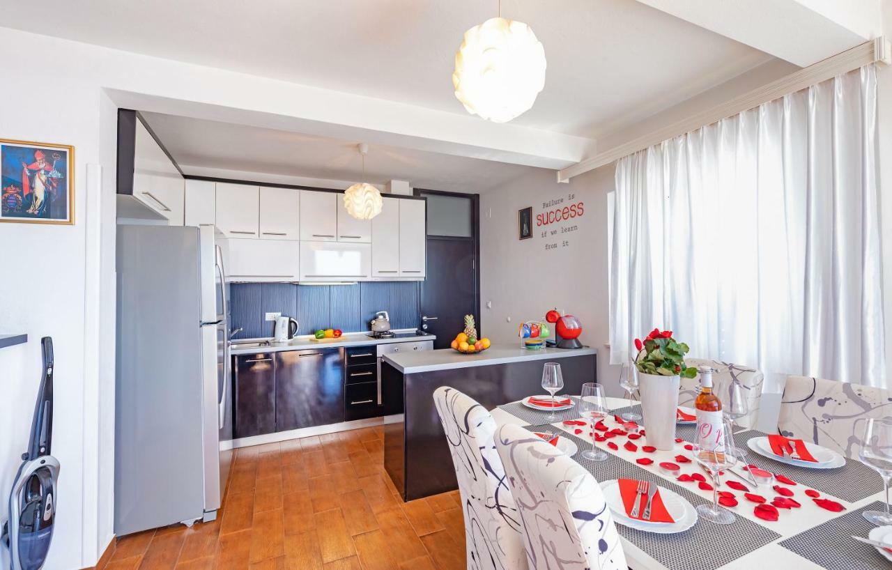 מליני Apartment A&M מראה חיצוני תמונה